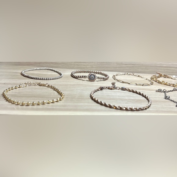 Lot Of Trendy Assorted Mixed Metals Silver & Gold Tone Bracelets - Picture 4 of 6